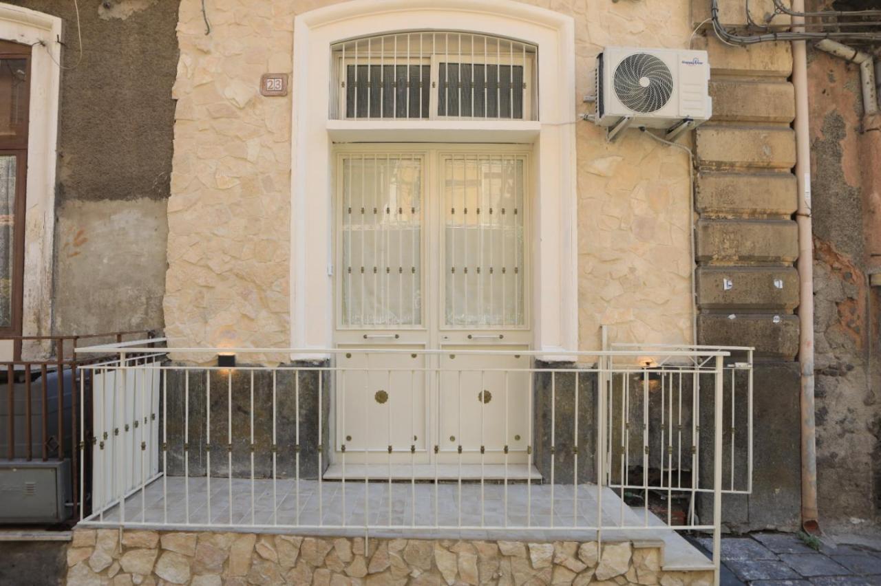 Baciati Dal Sole Villa Catania Exterior foto